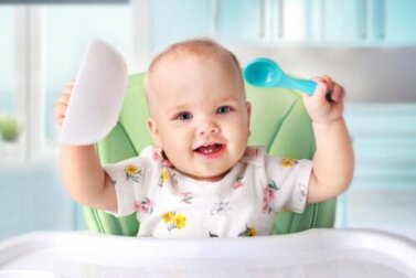 Ab wann ist es Zeit für feste Babynahrung?