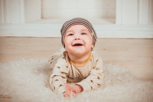 Milchschorf bei Babys: 4 Dinge, die du wissen musst
