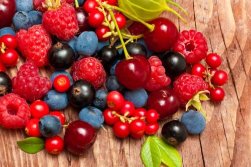 Rote Früchte