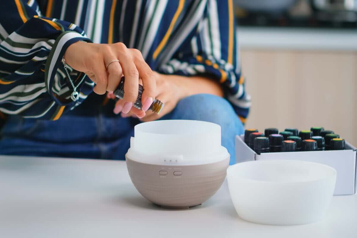 Du kannst für die Aromatherapie einen Diffusor verwenden