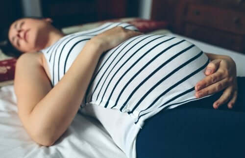 Gelenkschmerzen in der Schwangerschaft: Tipps zur Behandlung