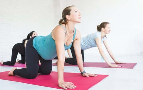 Gymnastik für Schwangere: Hilfreiche Tipps und 3 einfache Übungen