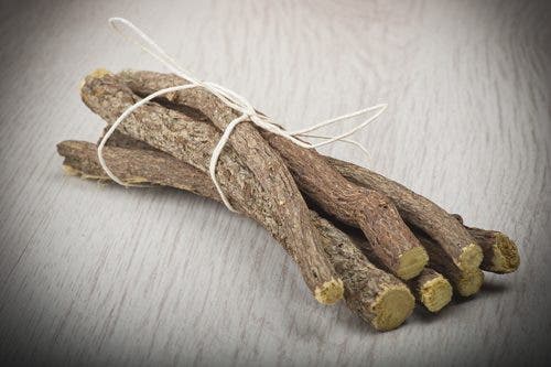 Süßholzwurzel zur Behandlung von Pollenallergien