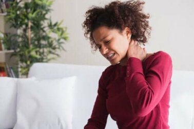 5 entspannende Behandlungen bei Torticollis oder einem steifen Nacken