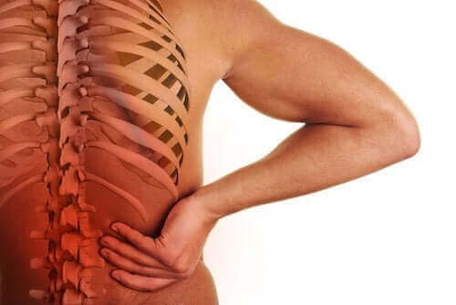 Spondyloarthritis und Schmerzen im unteren Rücken