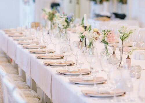 Hochzeitsgästeliste und Tischordnung