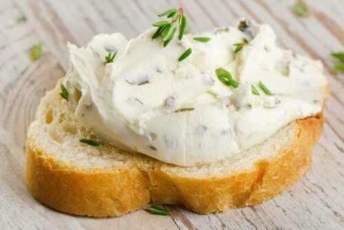 Frischkäse - auf Brot