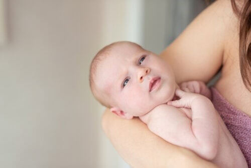 Was kann ich tun, wenn mein Baby die Brust verweigert?