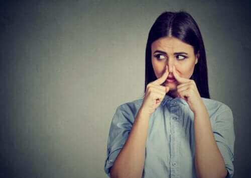 Phantosmie: Wie kommt es zu olfaktorischen Halluzinationen?