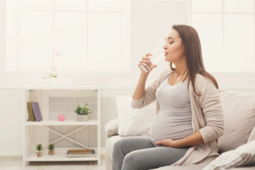 Viel Trinken kann Hämorrhoiden vorbeugen