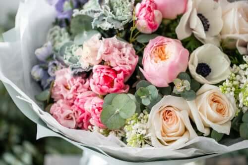 Blumensträuße und Gestecke: So bleiben sie länger haltbar