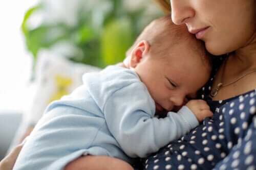 Hast du Probleme mit der Bindung zu deinem Neugeborenen?