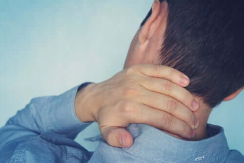 Nacken-Knacken: Was passiert dabei in deinem Genick?