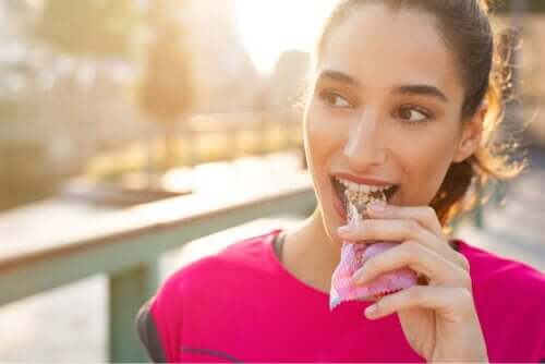 5 vermeintlich gesunde Snacks, die eigentlich ultraverarbeitet sind