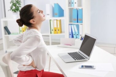 Einfache Atemtechnik zur Linderung von Rückenschmerzen