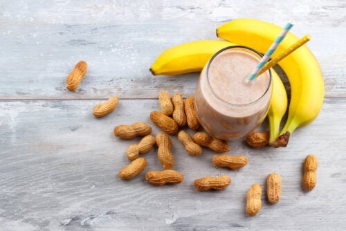 Erdnussbutter-Bananen-Energieshake: Lecker und einfach zubereitet!