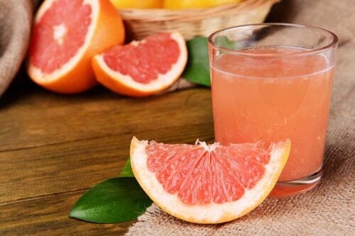 Grapefruit auf nüchternen Magen - ist das empfehlenswert?