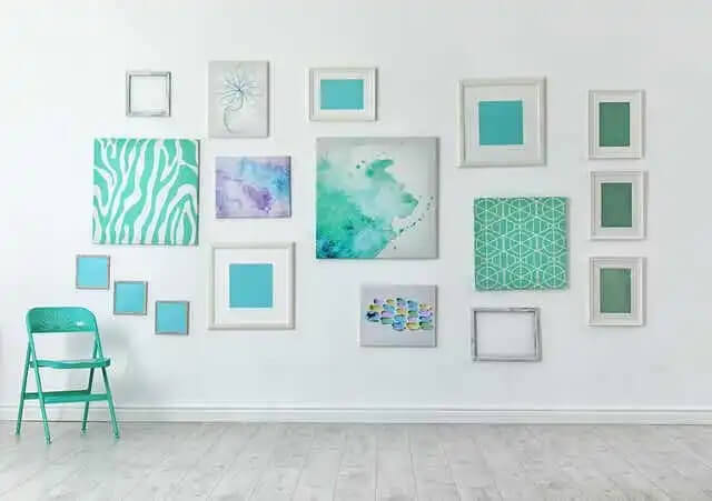 Bilder aufhängen, ohne dabei die Wand zu beschädigen.