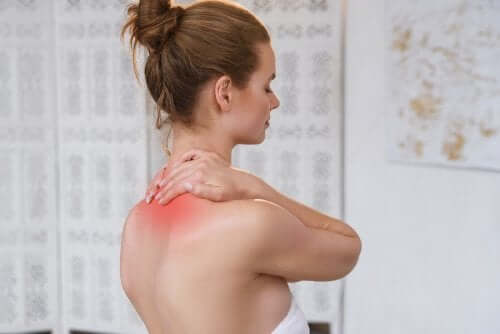 Schmerzen im Nacken: Arten und mögliche Ursachen