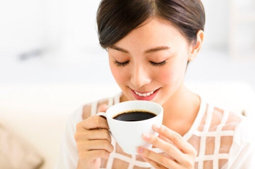 Dein Gehirn liebt Kaffee, denn er hilft ihm, jung zu bleiben!