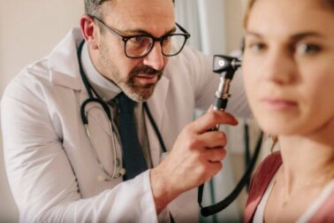 Otosklerose: Ursachen, Symptome und Behandlung