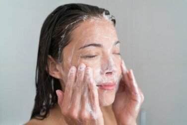 Hautpflege für wenig Geld: Der Leitfaden der American Academy of Dermatology