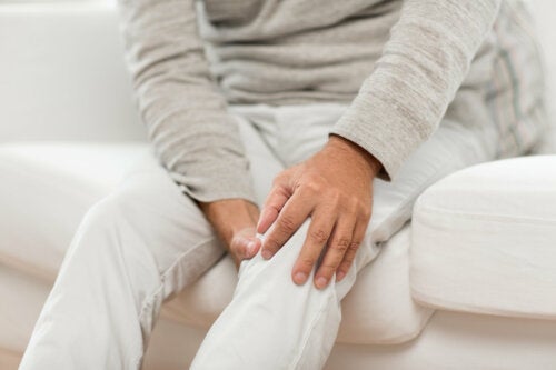 Knieschmerzen: Ursachen und Abhilfemaßnahmen
