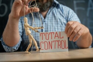 Kontrollfreaks: Die Merkmale und der Umgang mit ihnen