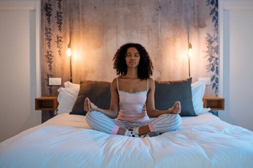 Meditieren vor dem Schlafengehen: Vorteile und einige Empfehlungen