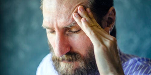 Linksseitige Kopfschmerzen: Mögliche Ursachen