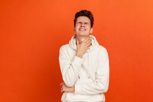 Halsschmerzen beim Schlucken: Ursachen und Behandlung