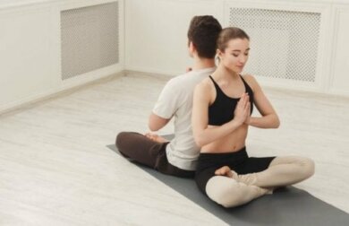 7 Yogapositionen für Paare