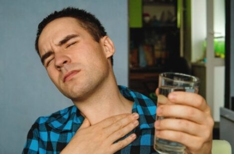 Trockene Kehle: 5 Hausmittel zur Hydratisierung
