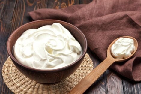 Vegane saure Sahne für pikante Gerichte selbst herstellen
