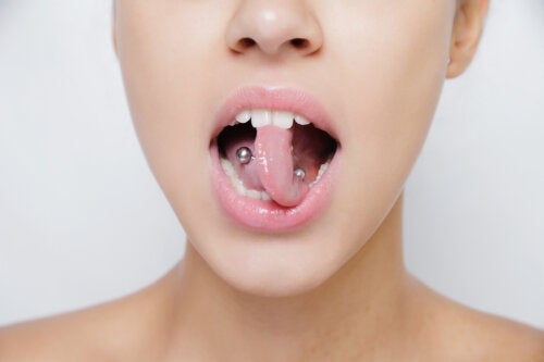 Mundpiercing kann Folgen für die Mundgesundheit haben