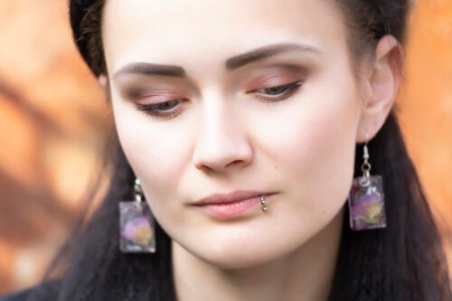 Beule um ein Piercing: Was kannst du tun?