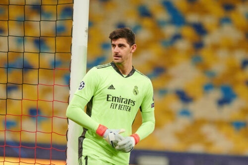 3 Stärken von Thibaut Courtois, dem Torhüter, der für seine wundersamen Paraden bekannt ist