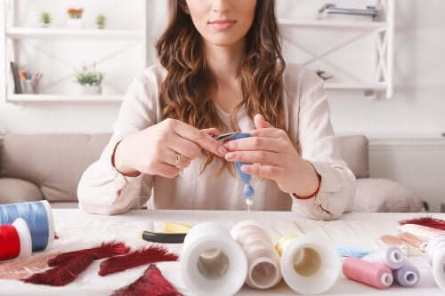 Wie man Vorhänge aus recycelten Materialien herstellt