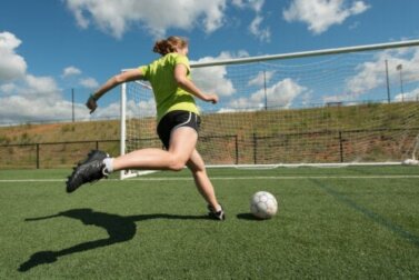 Wie wirkt sich der Menstruationszyklus auf den Frauenfußball aus?