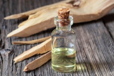Sandelholzöl: Vorteile, Verwendungen und Nebenwirkungen