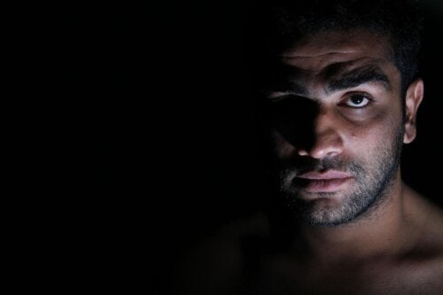 Was ist ein Soziopath und wie unterscheidet er sich von einem Psychopathen?