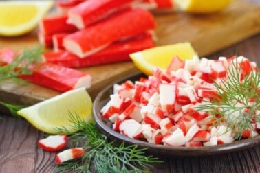 Imitiertes Krabbenfleisch: Weißt du, woraus es gemacht ist?