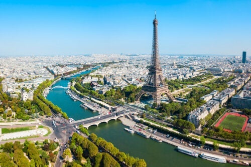 Warum ist der Eiffelturm jetzt 6 Meter höher? Wissenswertes über dieses Pariser Wahrzeichen