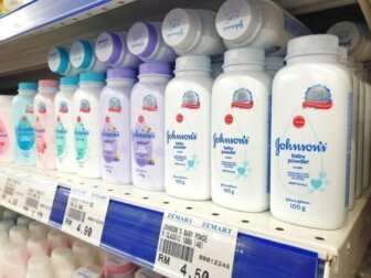 Warum Johnson & Johnson den Verkauf seines Babypuders einstellen wird