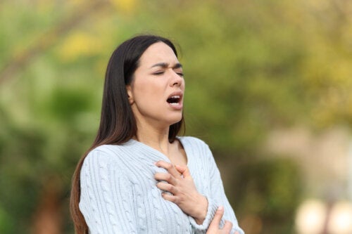 Rechtsseitige Brustschmerzen: Was könnte die Ursache sein?