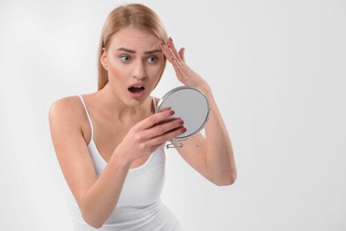 Pickel auf der Stirn: Wie kann man sie loswerden?