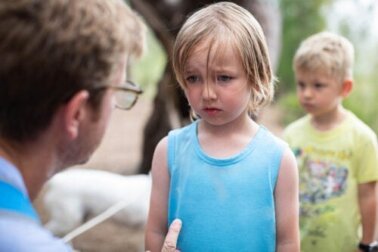 Gaslighting durch die Eltern: Was sind die Konsequenzen für die Kinder?