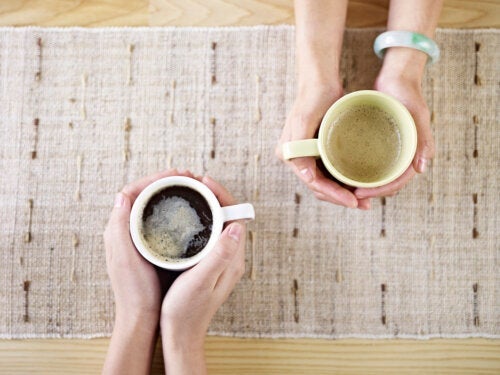 Tee oder Kaffee nach einer Mahlzeit: Gut oder schlecht?