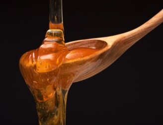 Gelée Royale oder Bienenköniginnenfuttersaft: Zusammensetzung und Nährwert
