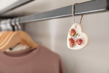 Frischer Duft im Kleiderschrank: hilfreiche Tipps